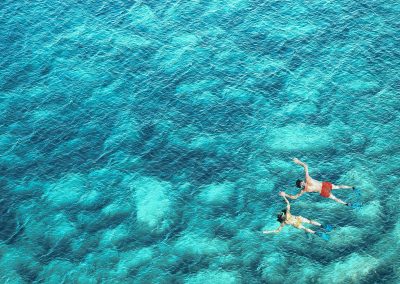 klasklares wasser schnorchelausflug in einer bucht in kroatien