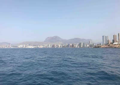 Die Hafenstadt Valencia besichtigt mit dem Urlaubsboot